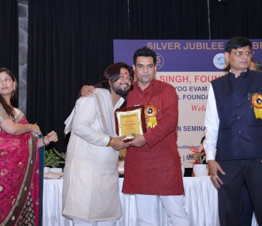 Sh. Dhiraj Kant - Renowned Bhajan & Ghazal Singer, Greater Noida (UP)